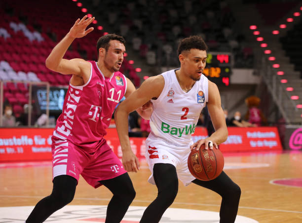 队协作和强 队协作和强