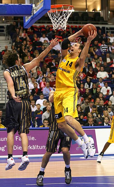 巴萨一直致 巴萨一直致